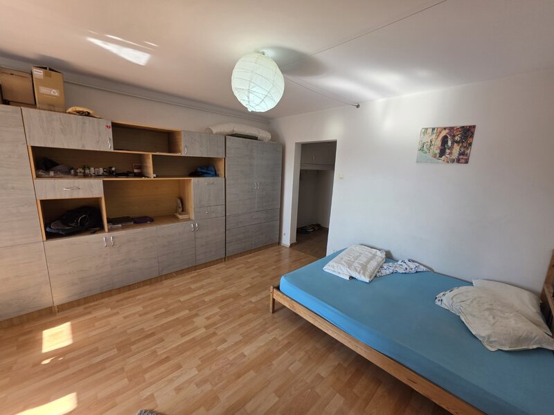 Dristor, chiar la gura de metrou, 5 minute mall Park Lake si parc IOR