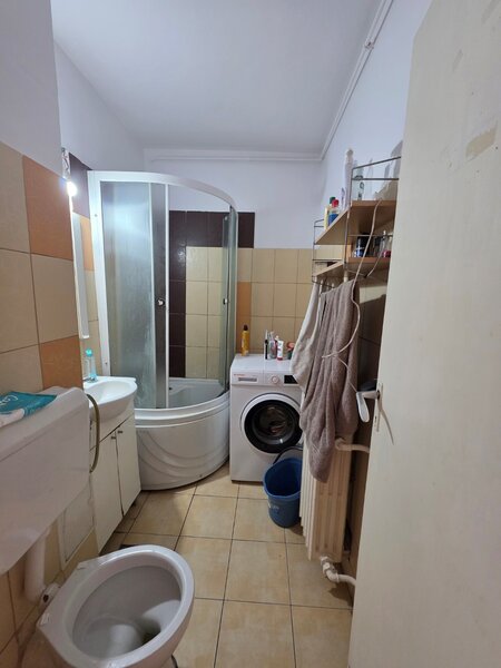 Dristor, chiar la gura de metrou, 5 minute mall Park Lake si parc IOR